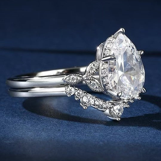 Simple Silver Classic Water Drop Big Diamond Zircon Ring